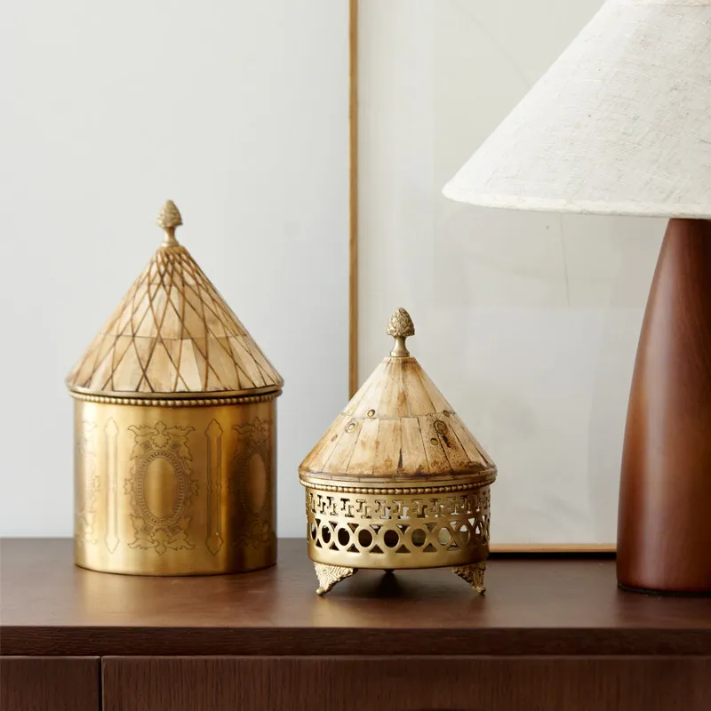 Engraved Brass Decorative Box Vintage Storage Container European Style Bone Inlay Craft Candle Snuffer Home Sample Room Ornament