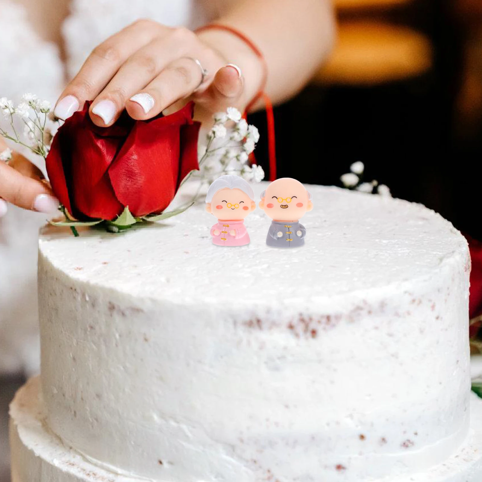 

2Pcs Elderly Couple Miniature Statue Wedding Cake Decoration Ornament Anniversary Romantic Home Party Decoration