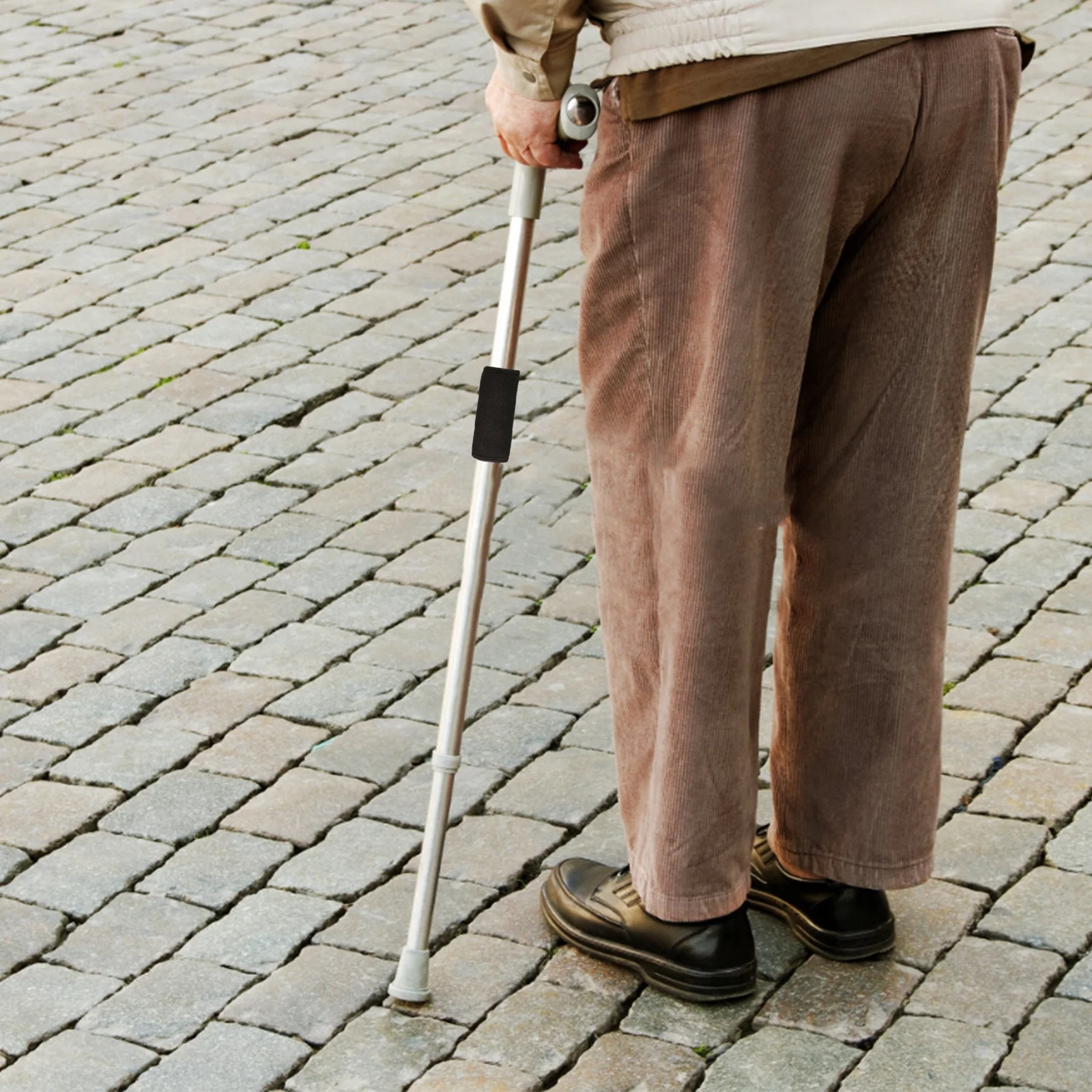 

1 пара впитывающих противоскользящих накладок на ручки ходунков, сменные подушки, подходят для аксессуаров для трости для инвалидных колясок, легко чистится