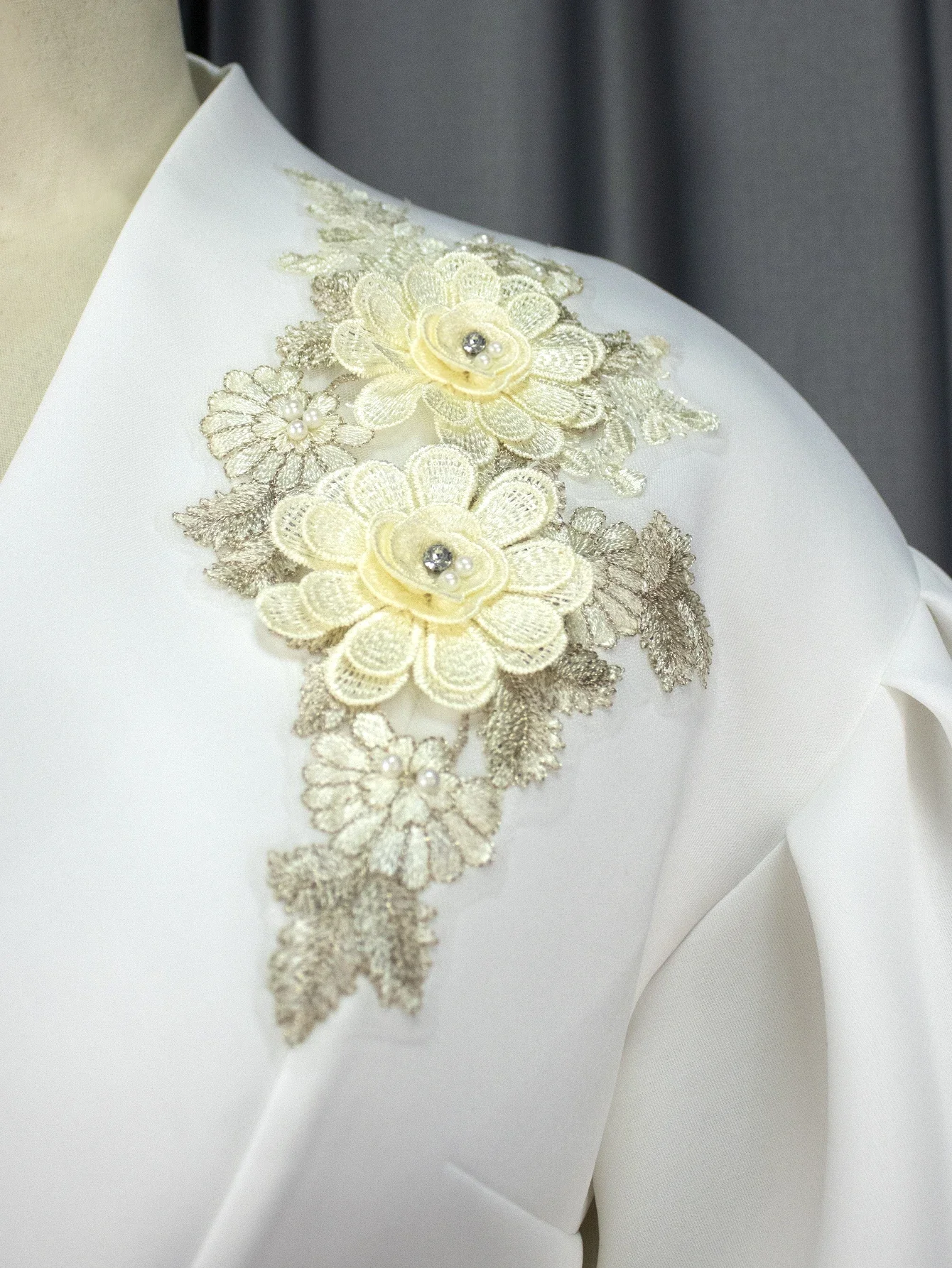 Tunique élégante pour femme, chemisiers à col en V, manches demi-lanternes, ourlet péplum, appliques, événement, fête, tenues de mariage, grande