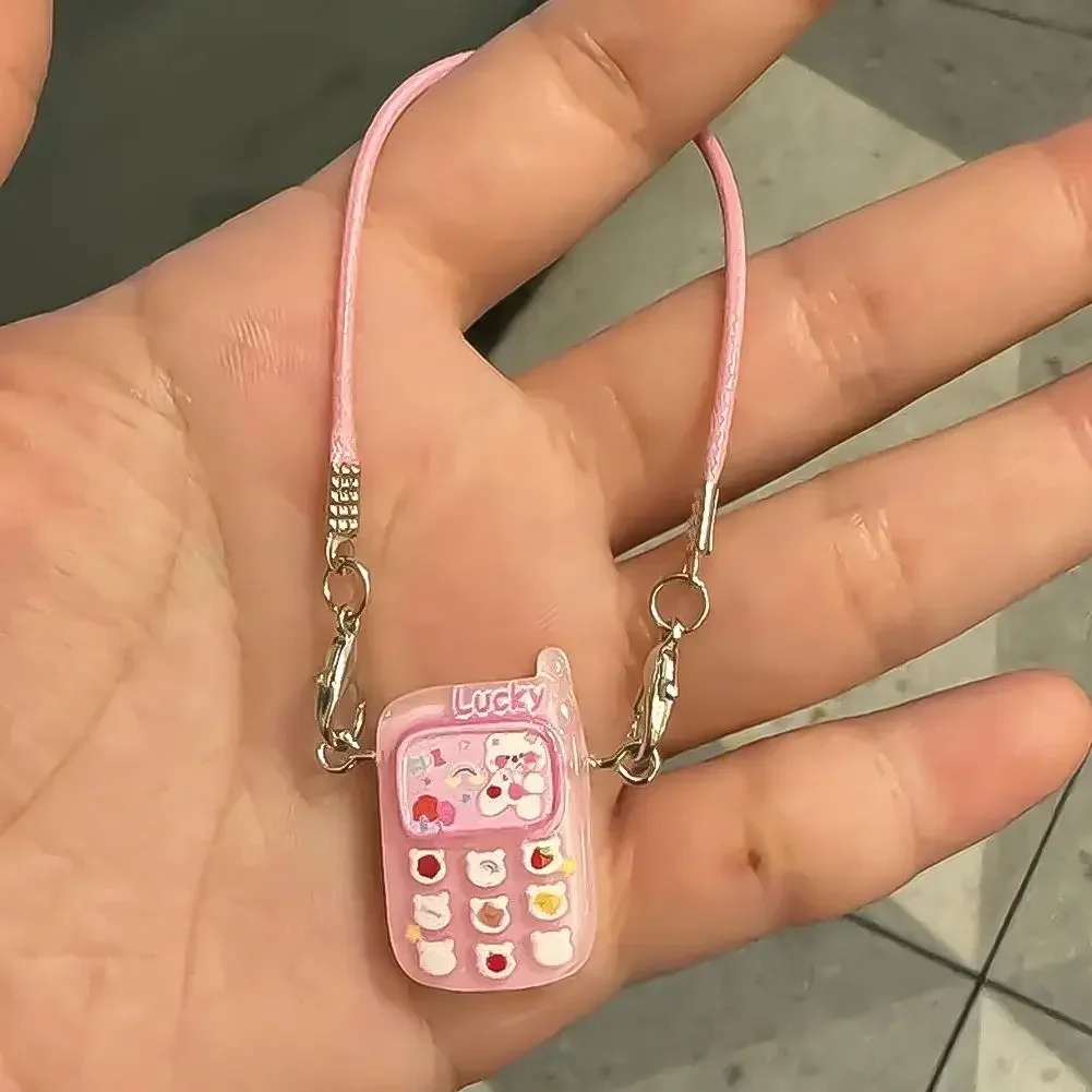 Simpatico mini ornamento per telefono cellulare adatto per mini ciondolo per casa delle bambole Labubu modello cartone animato ciondolo dolce regalo per coppia