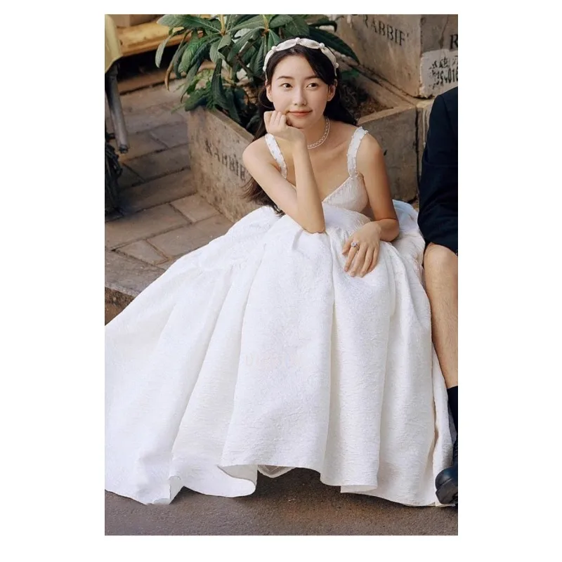 가벼운 웨딩 드레스 간단한 한국 스파게티 스트랩 보우 v 넥 사진 촬영 드레스 흰색 민소매 긴 Dridal 드레스 2025