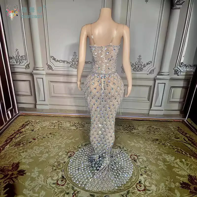 Charmoso e sexy espumante diamante estilingue sem costas longo festa vestido de noite personalizar luxo frisado cauda de peixe vestido de casamento