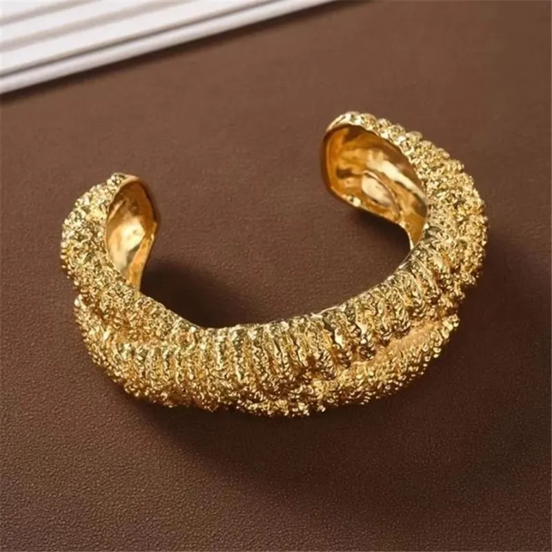 Brass Gold Color Metal Open Bracelet for Women Bangle Jewelry Light Luxury 2024 New Vintage Style Europe And America