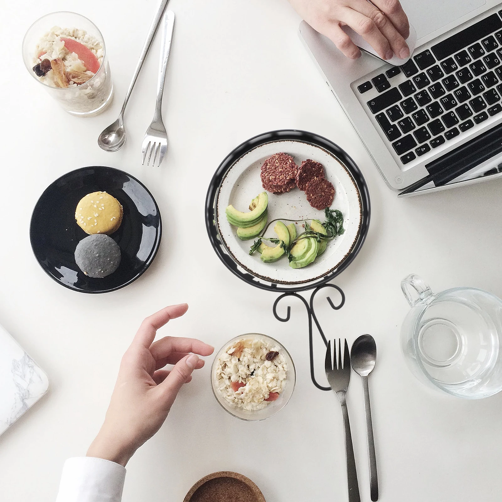 

Iron Tableware Mat Heat Insulation Pad Thickened Pot Mat Protective Placemat Compact Size for Home Restaurant