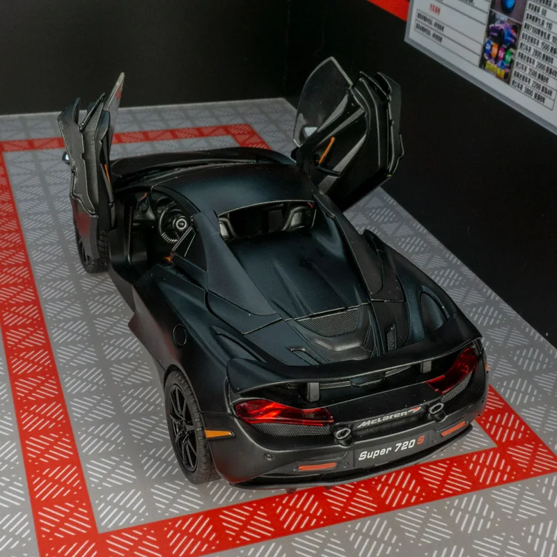 1: 24 McLaren 720S alloy car model, doors and engine hood, trunk can be opened has simulated sound and lighting functions