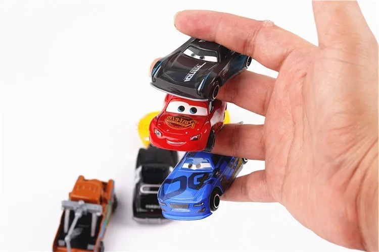 Disney Pixar Auto 3 6/7 Stuks Set Lightning Mcqueen Jackson Storm Mack Oom Truck 1:55 Dietcast Metalen auto Model Festival Speelgoed Geschenken