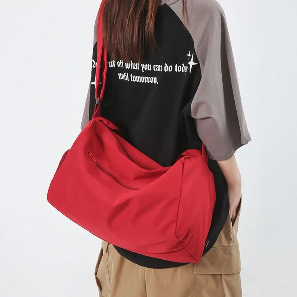 Portable Large Capacity Travel Duffle Bag Handheld Business Trip Travel Luggage Bag Sports Waterproof Messenger Bag Female