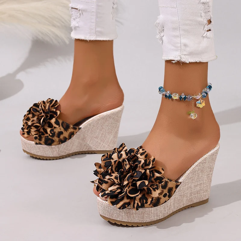

2026 New Women Sandals Comfortable Sexy Leopard Bow Sandals Soft Wedges Slippers Casual Beach Shoes Flower Big Size Shoes Women