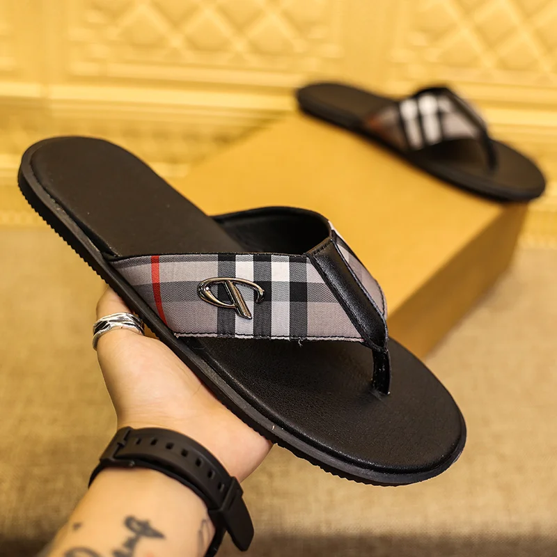 Sandalias planas de playa sin cordones para hombre, chanclas de cuero de verano para hombre, nuevos zapatos de alta calidad para hombre, zapatillas suaves y cómodas para exteriores