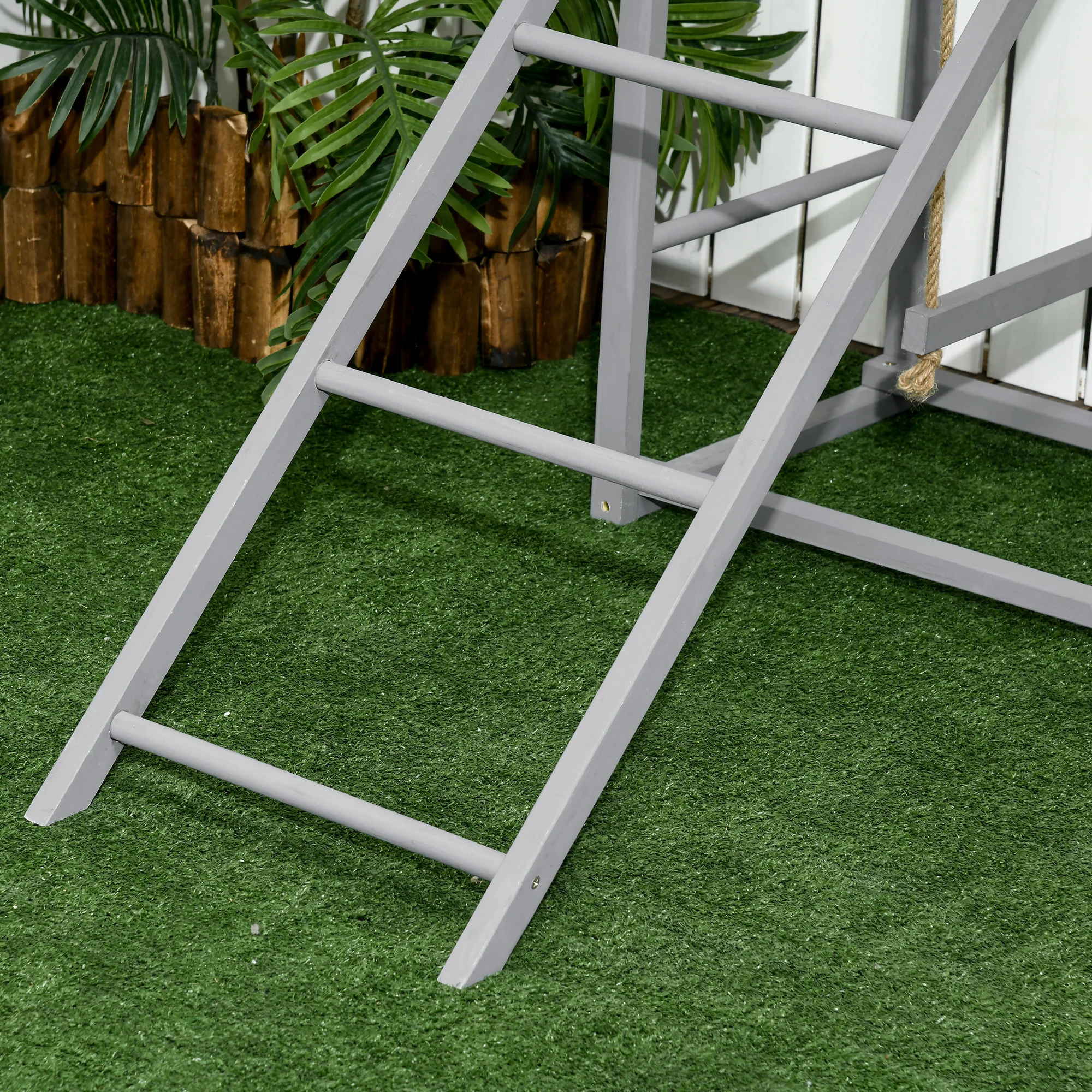 PawHut Chicken Activity Play Chicken Coop with Swing Set for 3-4 Chickens, Grey