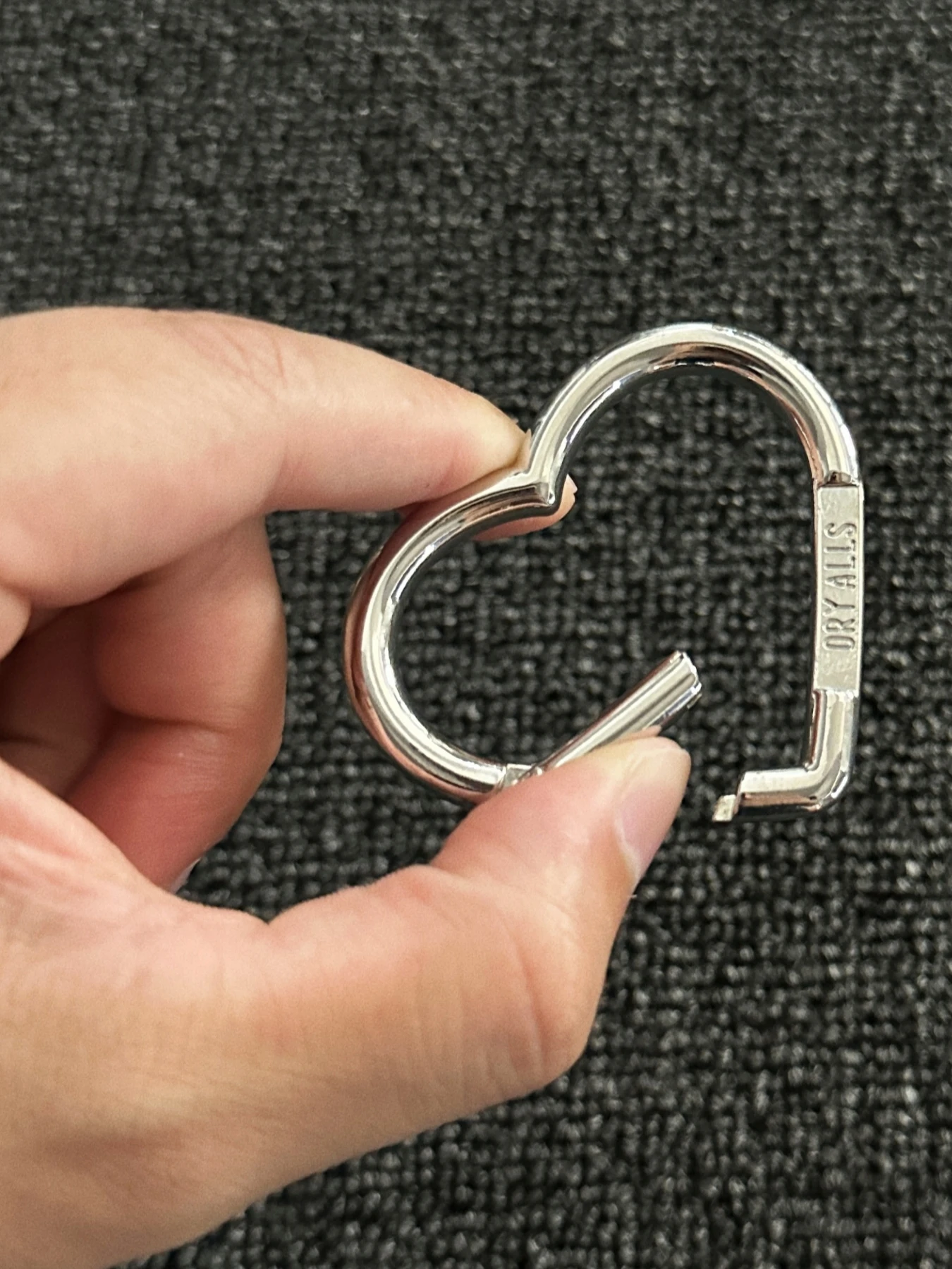 Metal Keychain Large Heart Shape Bag Charm High Quality Fashion Accessory Independent Design RV Brand China Made