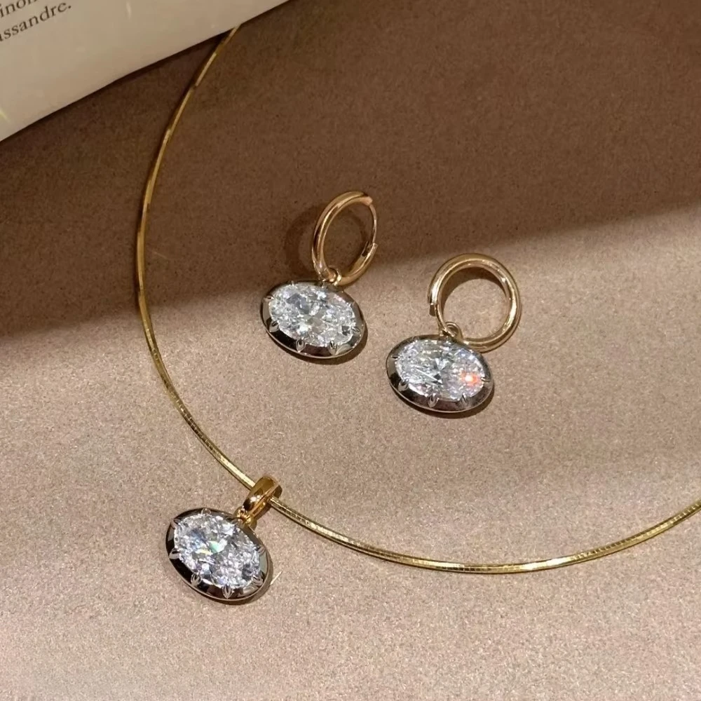 Luxus-Halskette und Ohrringe mit ovalem Anhänger aus 925er Sterlingsilber, zweifarbiger goldener Blumenring – Detail 2