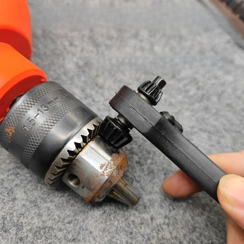1pc Portable Durable Two-in-one Ratchet Drill Chuck Key Wrench Ratchet Dual-use Wrench 12.8mm/17.2mm Tool