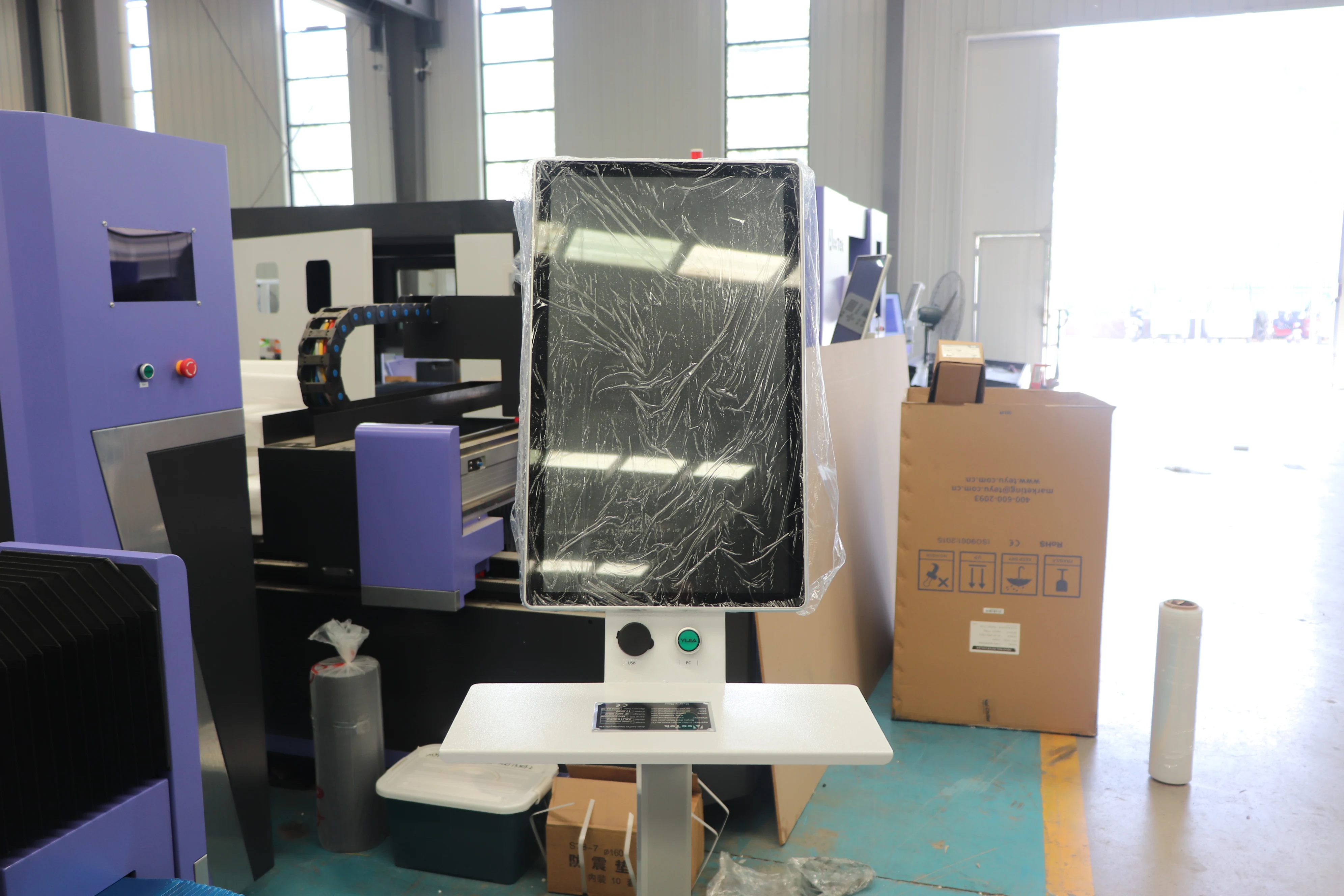 Automatic 1500 watt fiber laser cutting machine for for aluminum metal sheet