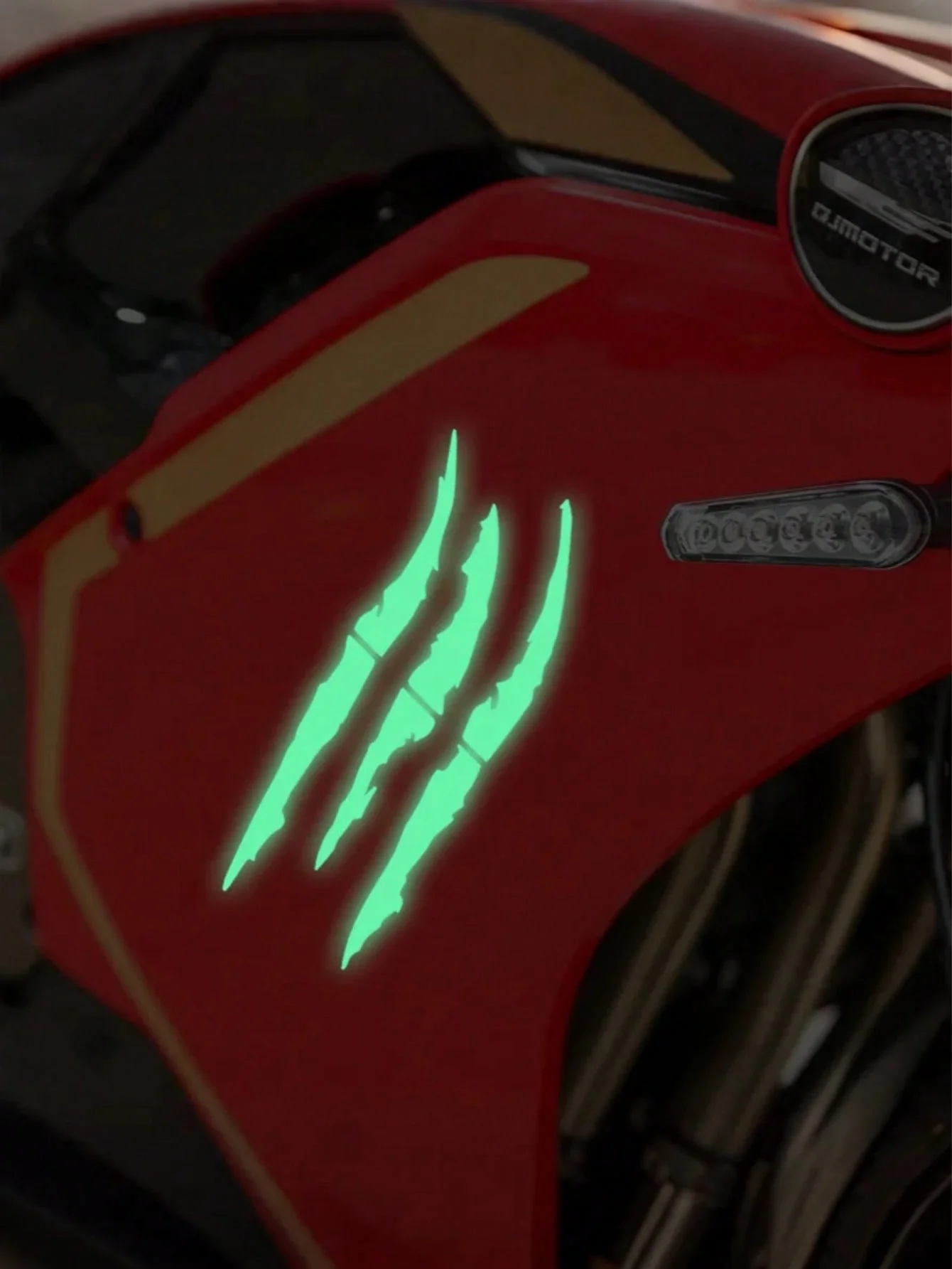 قطعة واحدة من رقعة الفينيل العاكسة للخدش على شكل مخلب مونستر - لون نيون، بولي كلوريد الفينيل المقاوم للماء، متينة لخوذة الدراجة النارية، السيارة، الدراجة، S #4