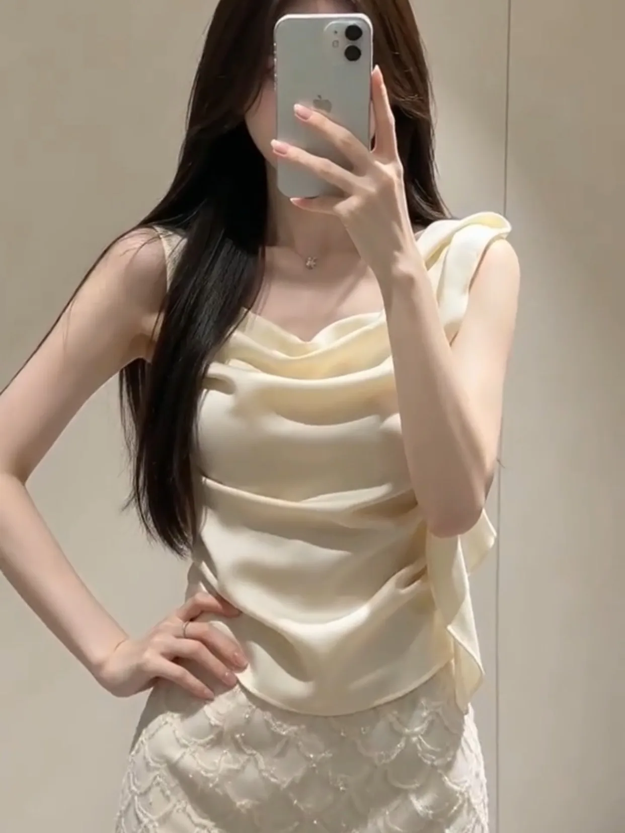 Silk Satin Halter Neck Slim Fit Short Sleeveless Women's Tank Top Summer Outerwear Fashionable City Walk Pure Color Vest