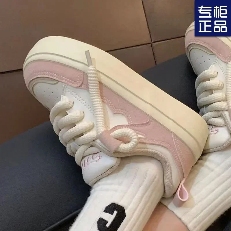 Round Head Thick Soled Bread Shoes Women 2025 New National Tide All Retro Skateboard Shoes Small White Shoes