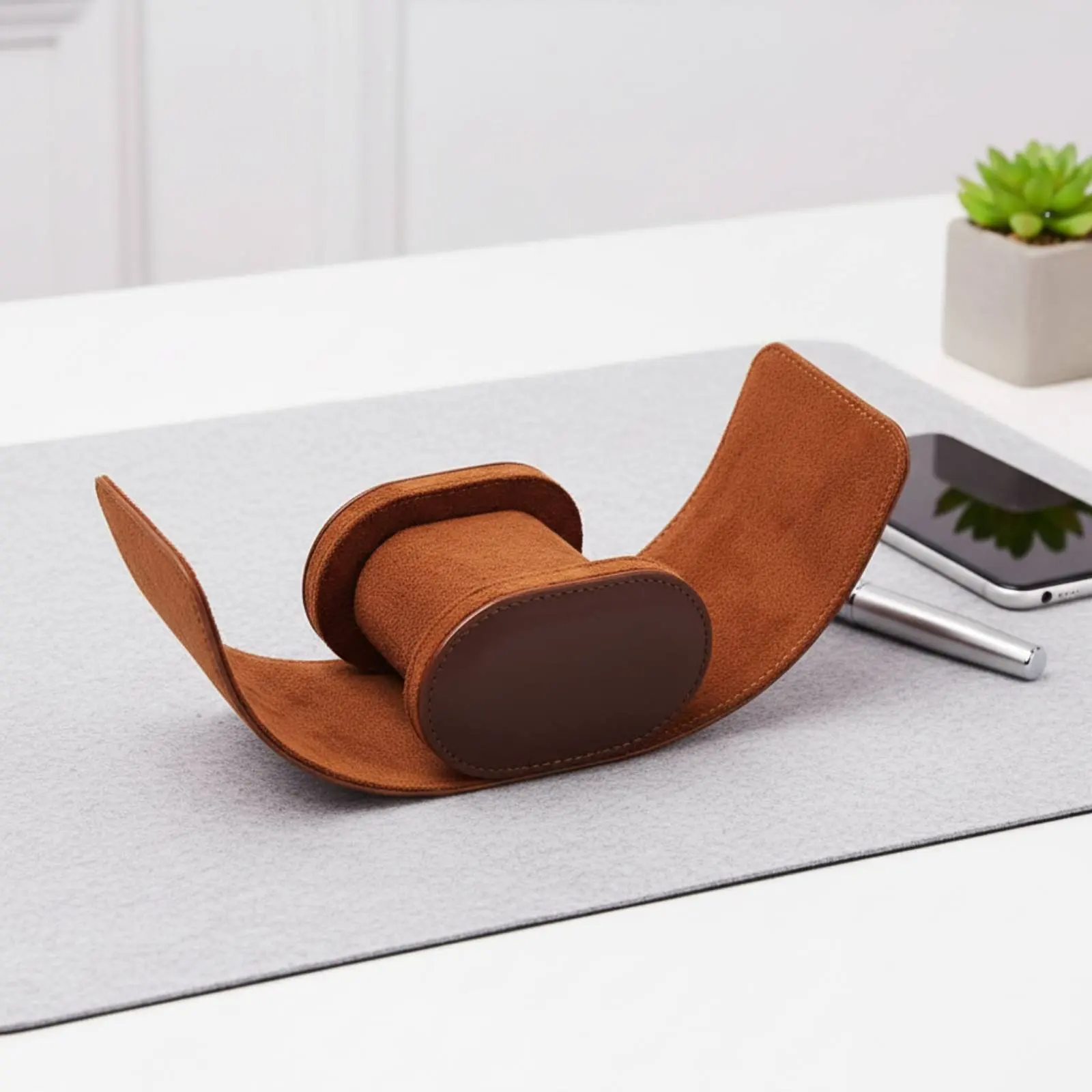 

Single Watch Travel Case Gift Suggestion Leather Watch Roll Individual Accessory Storage Soft Suede Lining for Travelers