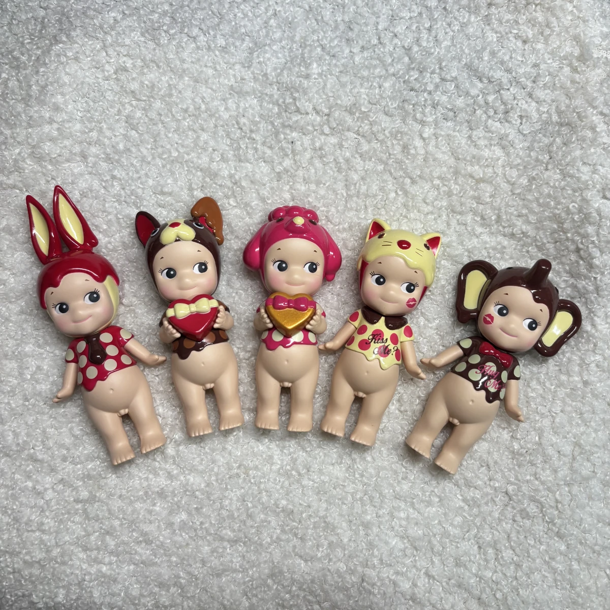 

Sonny Angel Mini Figure valentine's day 2020 Series No box No bag Blind Box Bulldog Rabbit Elephant Cat SAS65638