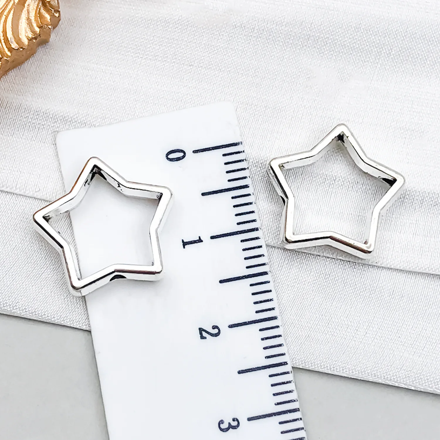 50pcs Star Bead Frames Double Hole Frames for DIY Jewellery Making