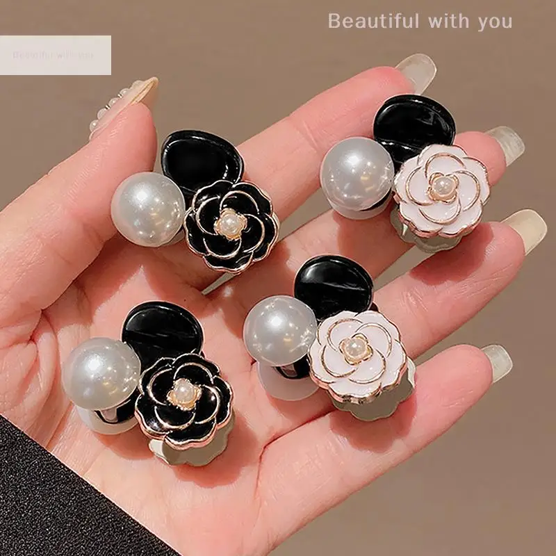 Vintage Camellia Pearl Mini Claw Clip Bangs Broken Hair Clip Black And White Temperament Girl Party Banquet Hair Accessories