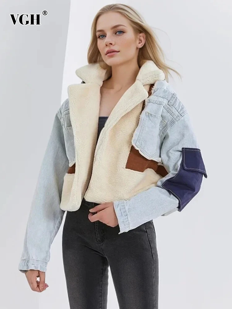 

VGH Hit Color Spliced LambsWool Denim Jacket For Women Lapel Long Sleeve Patchwork Pockets Short Winter Coat Female Fashion New