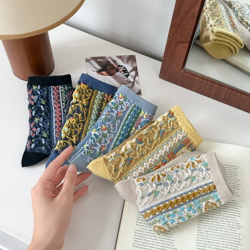 Floral Medium Tube Socks Women Autumn and Winter Flower Embossment Retro Women Socks Japanese Harajuku Vintage Cotton Long Socks