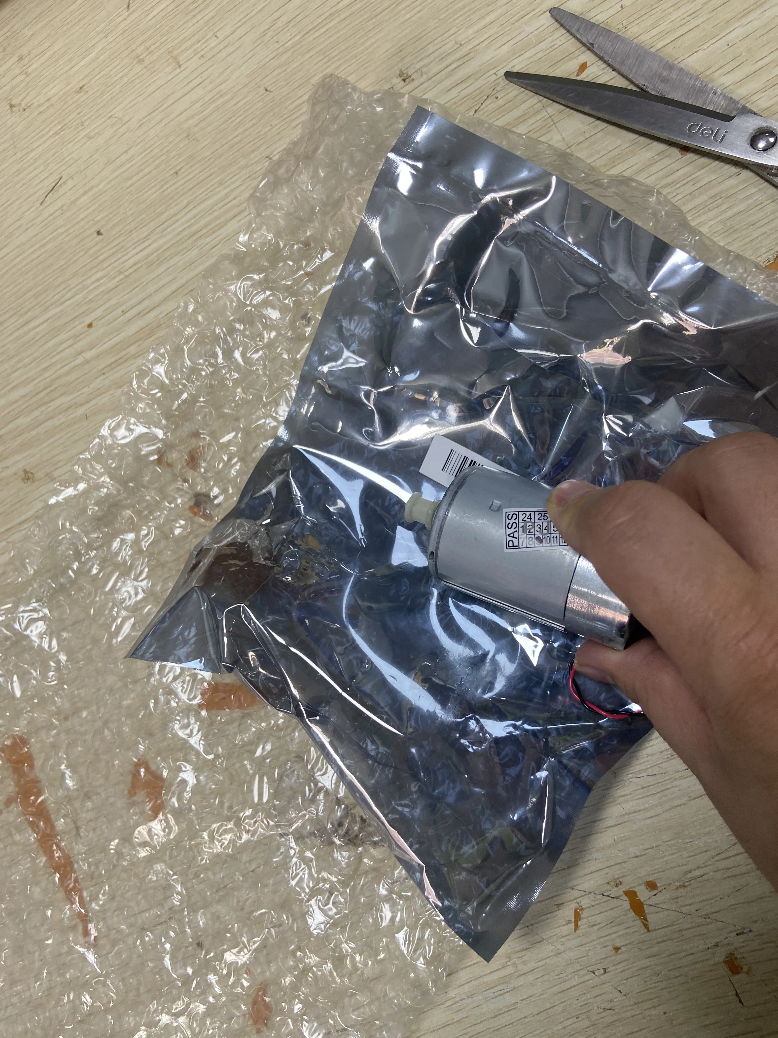 

Оригинальный новый двигатель каретки CQ890-67006 для HP DesignJet T120 T520 T730 T830 CQ890-60092 F9A30-67063 детали плоттера