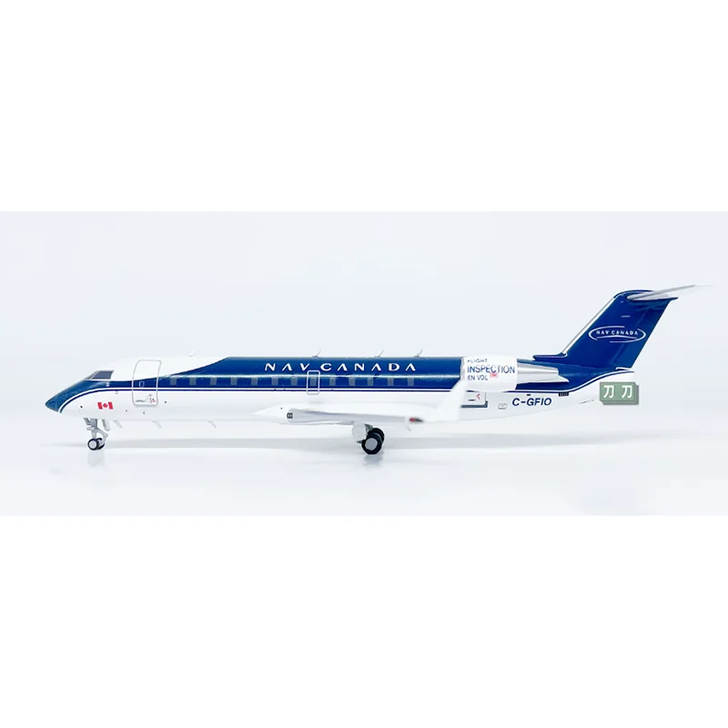 

Масштабная модель самолета Bombardier CRJ200 C-GFIO (Канада) для управления авиационным движением, 1:200, из сплава, коллекционный предмет