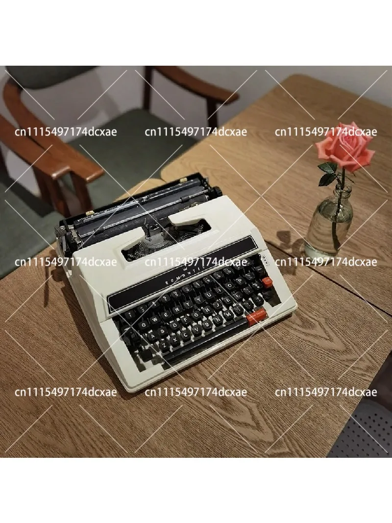 Retro Mechanical Typewriter White English 1980s Vintage Decor Literary Gift Old School Collectible