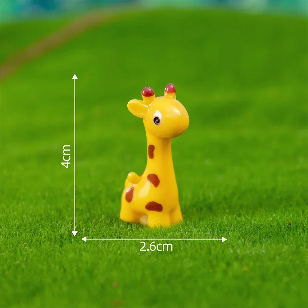 Miniatura girafa coelho modelo mini estatueta de coelho desktop jardim paisagem ornamento resina animal artesanato brinquedos decoração do escritório em casa