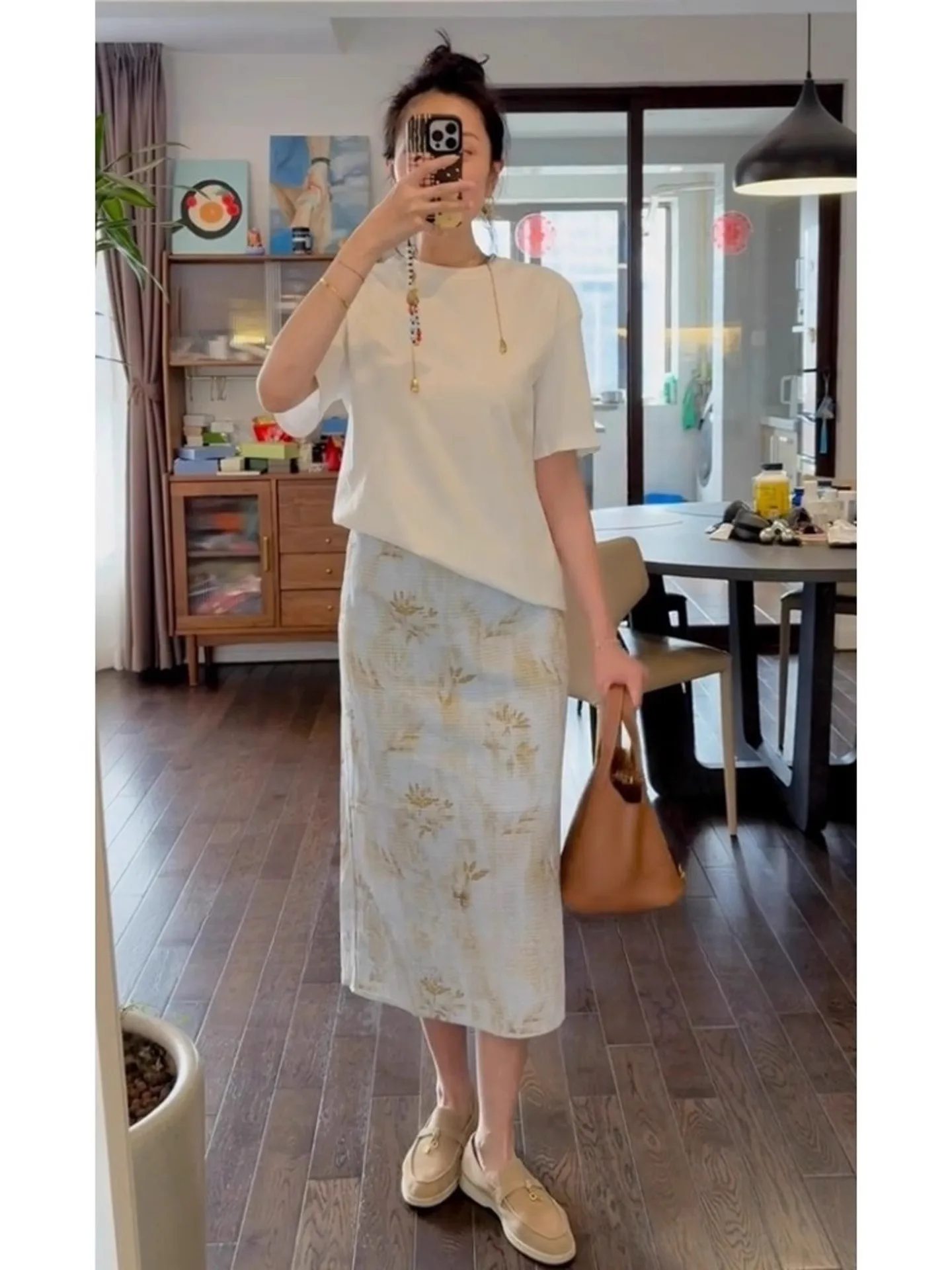 Chic White Printed T-irt And f-length Skirt Two-piece Set for Young Women Summer 2025 Faionable Korean Sle Outfit