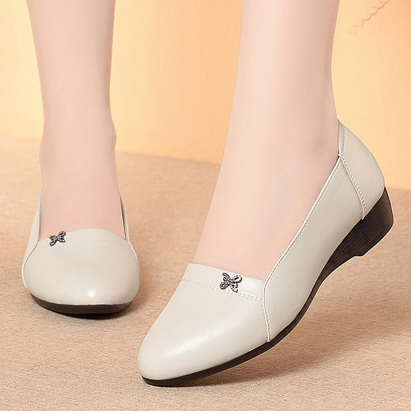 

DIMANYU Mom's Loafers For Women Genuine Leather 2026 New Spring Women's Shoes Large Size Wedge Non-Slip Mom Shoes