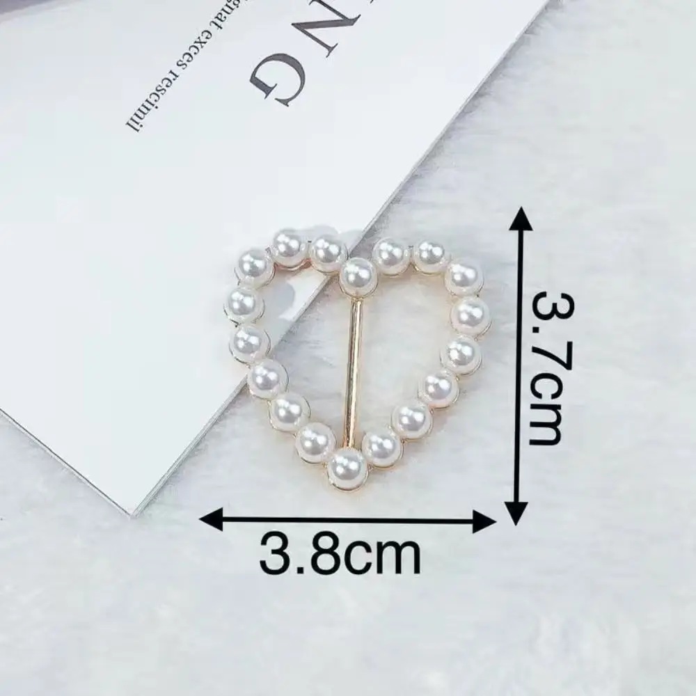 หัวเข็มขัด syal Sutra มุกสุดสร้างสรรค์คลิปหนีบติดผ้าที่มุมเสื้อผ้าแบบเรียบง่ายหัวเข็มขัดติดเสื้อผ้าอเนกประสงค์