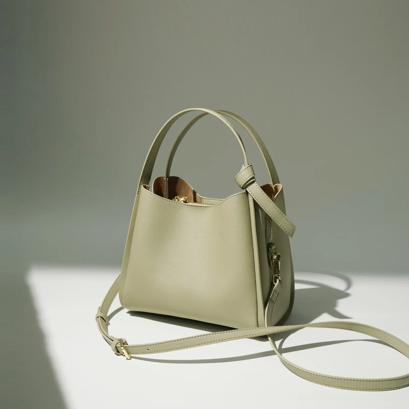 Unique Simple Minimalist Diaper Bag Designer Leather Crossbody Handbag For Women Large Capacity Luxury Vintage Messenger