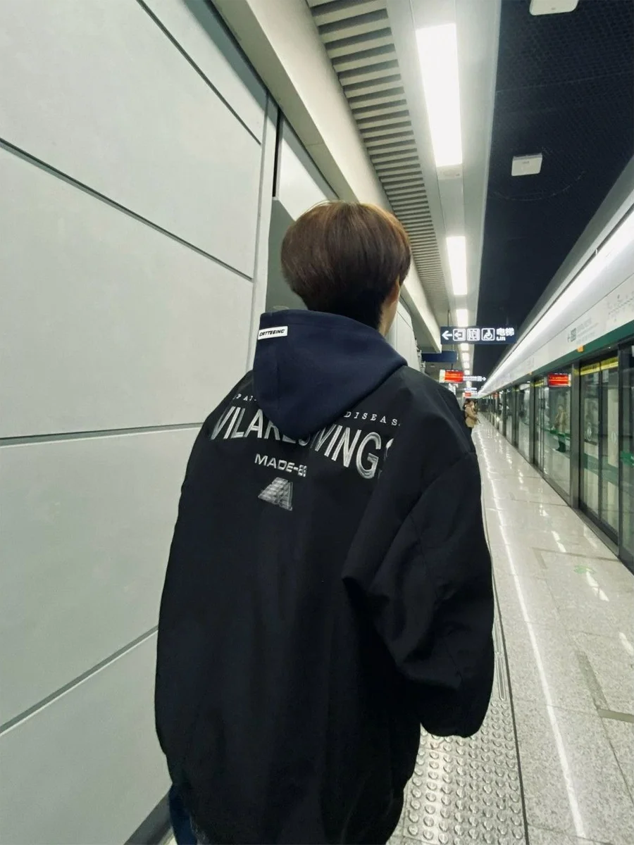 

Новая ретро-куртка-бомбер на молнии с вышивкой букв, свободного кроя, в американском стиле, винтажная, молодежная, модная