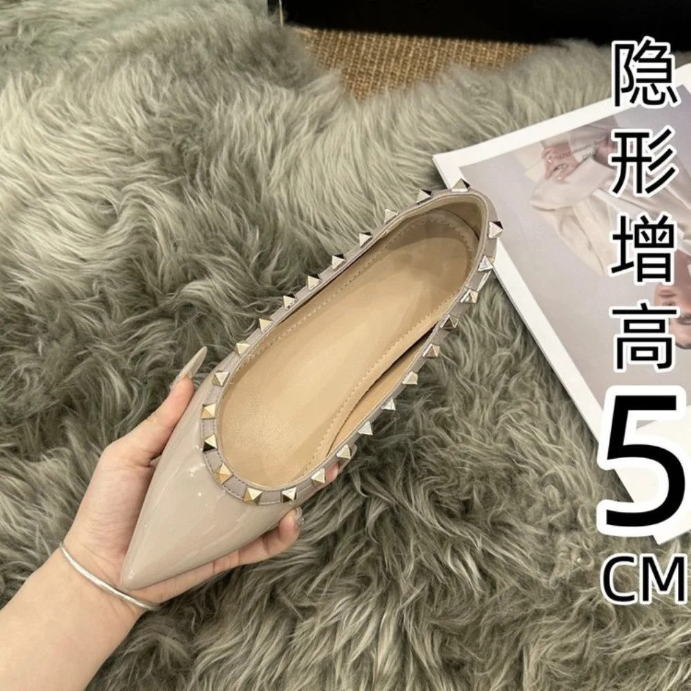 Fashionable Women British American Styles Daily Fashion Show Shoes with Studded Patchwor Patent Leather & Matte Flats Pinted