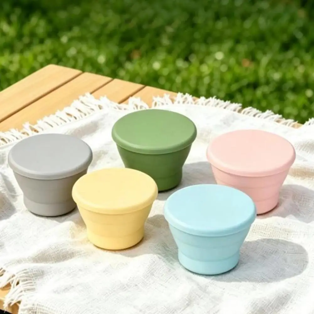 Collapsible Travel Cup with Lid, 170ml Foldable Silicone Drinking Cup for Camping Hiking Leakproof Water Cup Travel Essentials