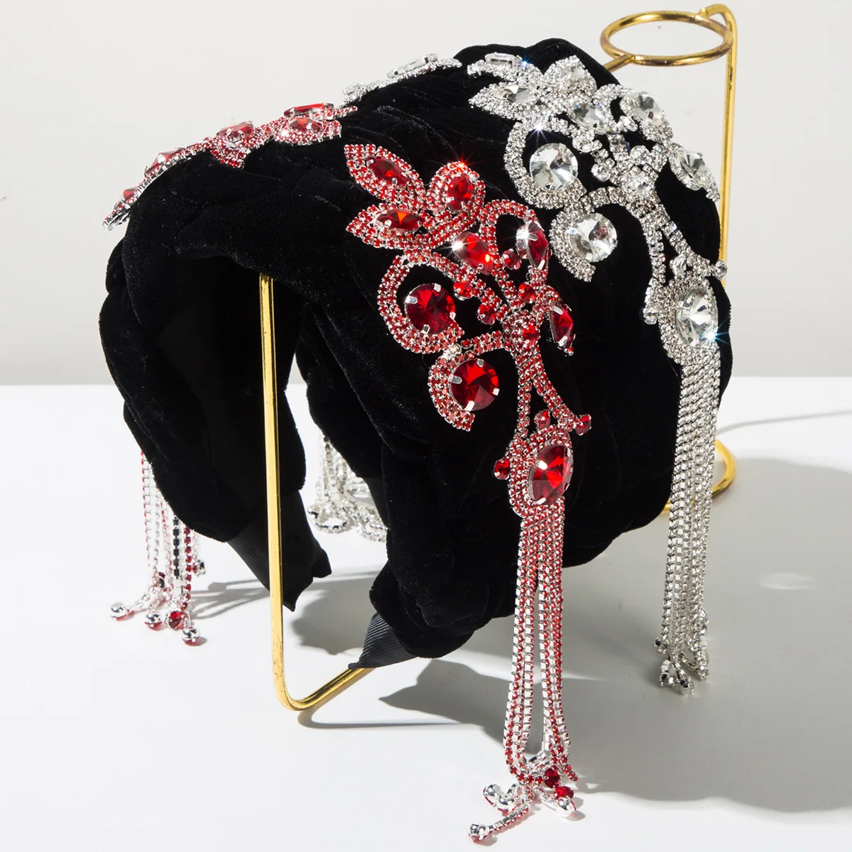 

Корейская фланелевая повязка на голову в стиле ретро-барокко, украшенная стразами, с цветочными кисточками, роскошная повязка на голову, легкая роскошь, высококачественный аксессуар для волос.