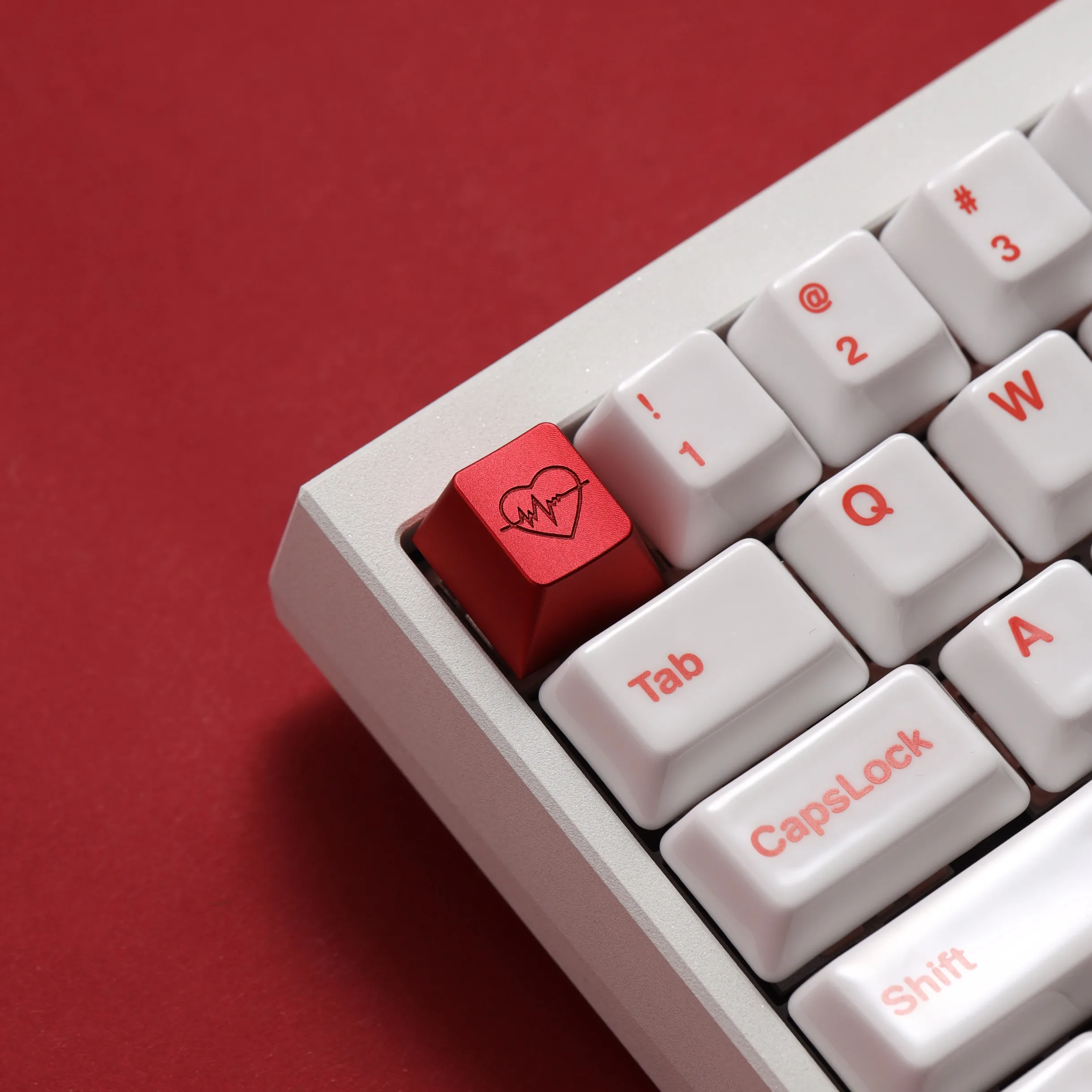 

Custom Keycaps Love Heart Keycap Metal Key Cap CNC Aluminum Alloy Custom KeyCaps Cherry R4 Profile for Mechanical Keyboard GIFT