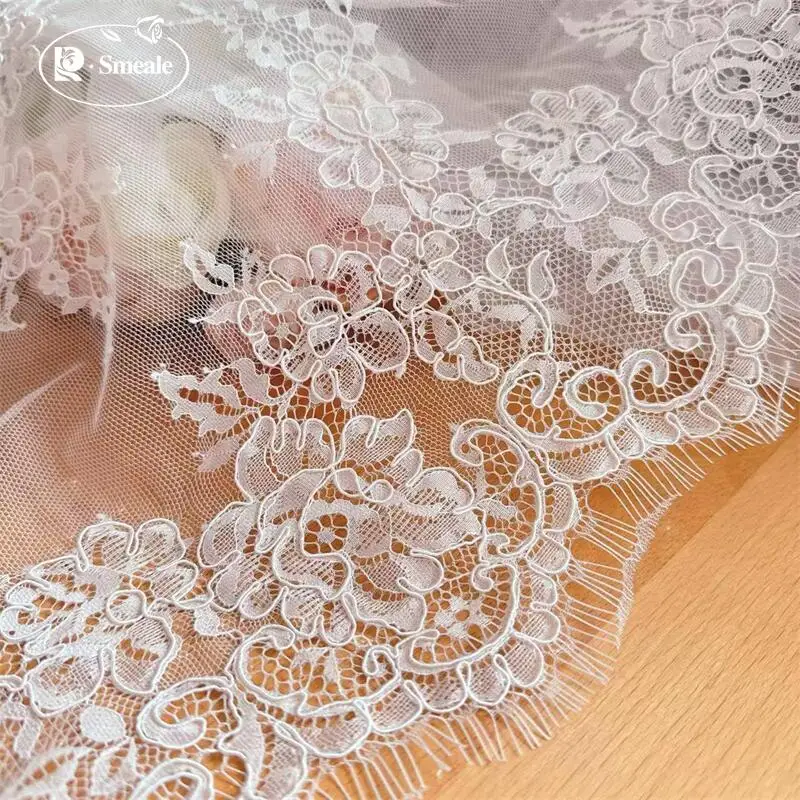 3MX38CM, Schwarz-Weißer Wimpernspitzenbesatz für Hochzeitskleider, Romantische Blumen, DIY-Nähzubehör. Kordelbestickter Spitzenstoff. – Detail 3