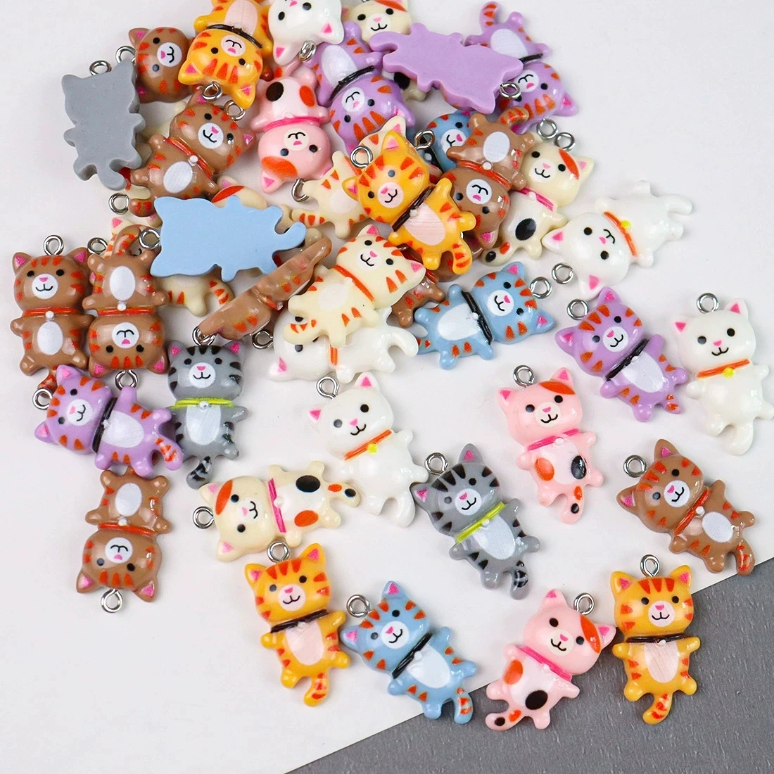 10 قطعة 15*27 مللي متر الكرتون لطيف القط الاكريليك السحر ثلاثية الأبعاد هريرة الراتنج الحيوان قلادة ل عقد دي اي واي القرط صنع المجوهرات اكسسوارات