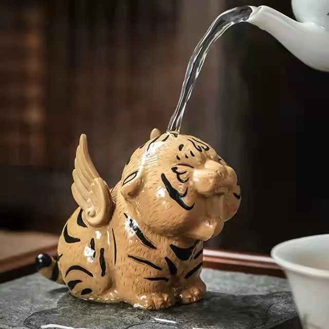 Chinese purple sand tiger tea pet can be raised meng Tiger tea table Kung fu tea set cartoon tea play accessories boutique ornam