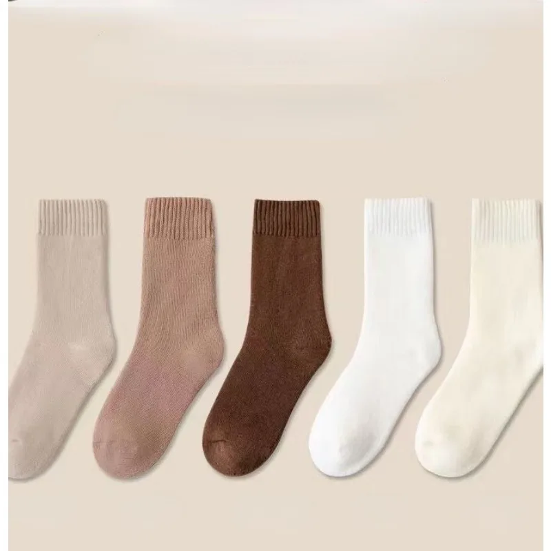 Women's winter thick and plush warm looped socks for pregnant women, skin friendly and comfortable, versatile solid color socks