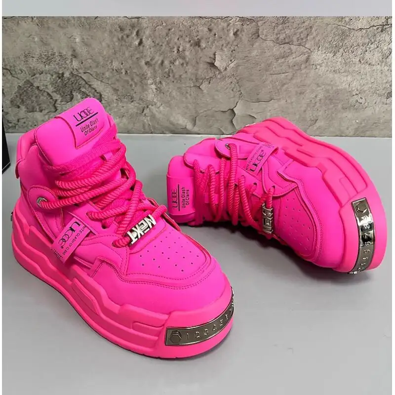 

2025 г. Модная мужская спортивная обувь. Удобная легкая спортивная обувь на мягкой коже и мягкой подошве. Спортивная обувь для пар.