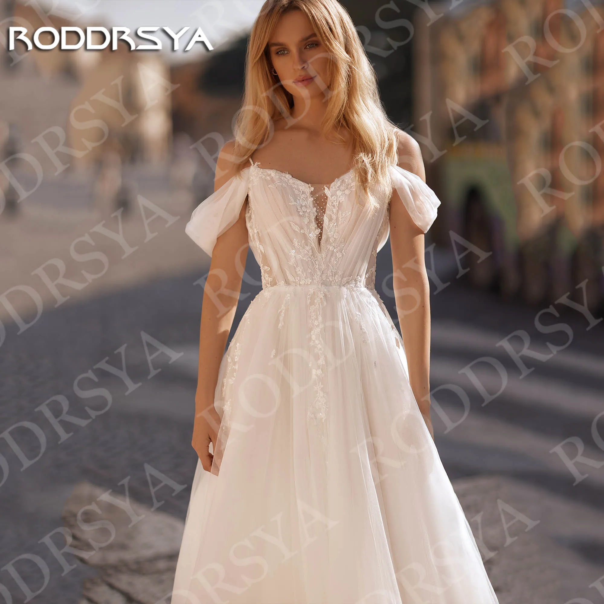 RODDRSYA رشيقة الخامس الرقبة قبالة الكتف فستان الزفاف بوهو ألف خط الدانتيل تول عارية الذراعين فستان زفاف مخصص أنيق V الرقبة قبالة الكتف فستان الزفاف بوهو خط الدانتيل تول الخلفي فستان العراس مخصصة