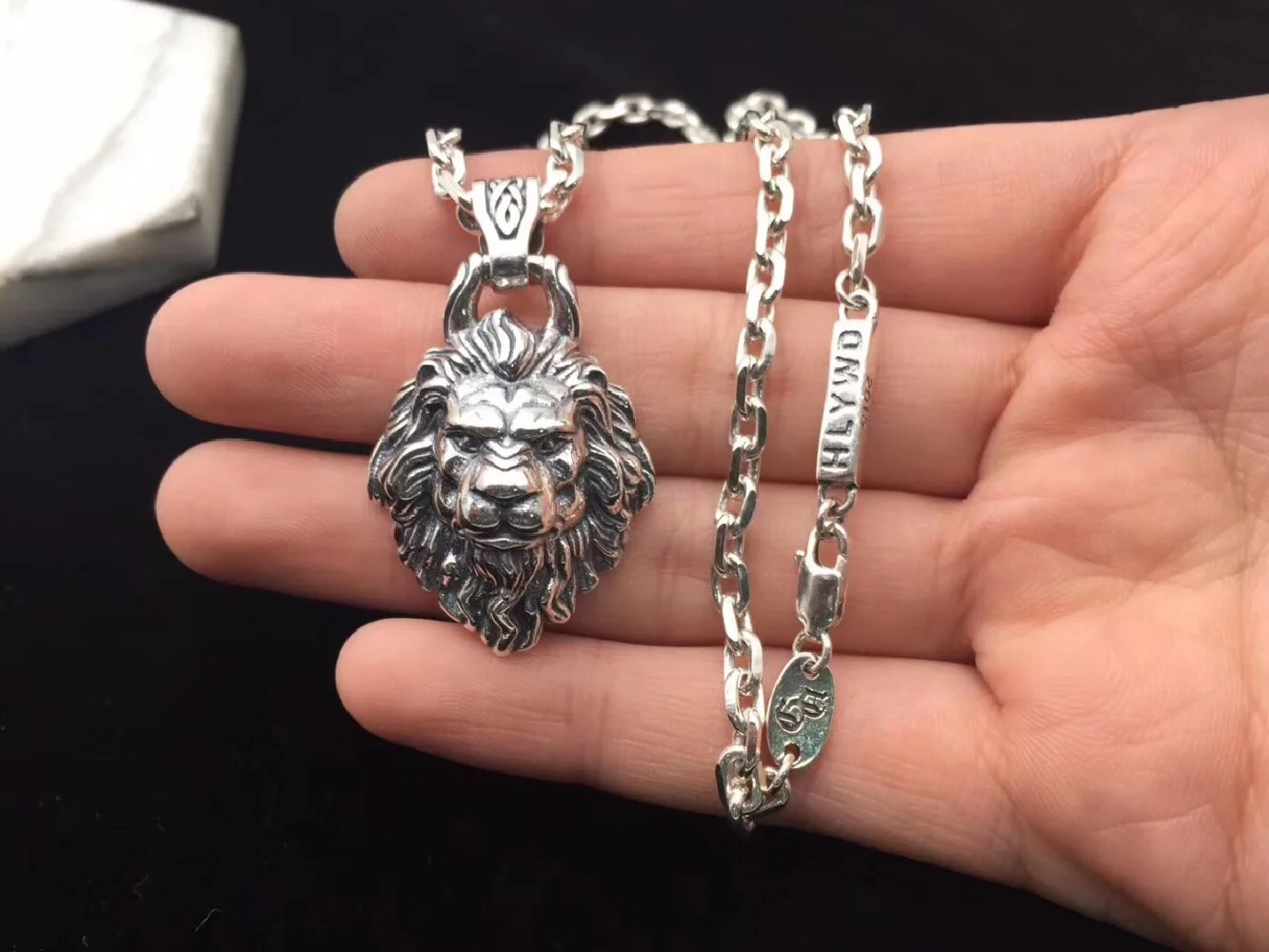 

S925 pure silver jewelry with retro Thai silver fashion trend men's accessories, three-dimensional lion king pendant