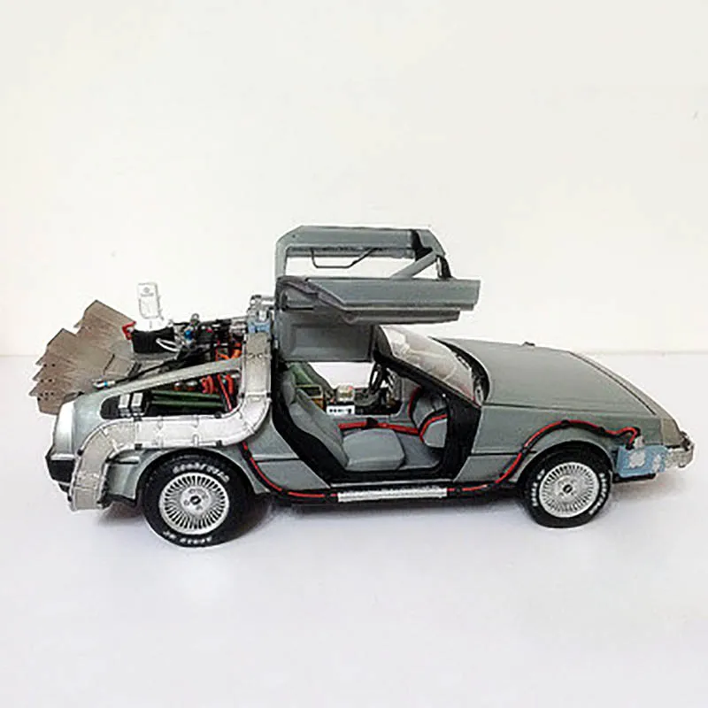 1:18 Fine Edition Movie Back to the Future Collection 2 Gold Simulation Car Model