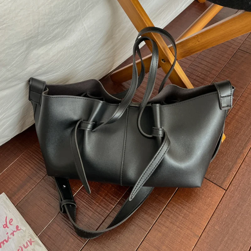 

Vintage Casual Pu Leather Shoulder Bag For Women, Large Magnetic Crossbody, Versatile Drawstring Wings Tote For Commute & Travel